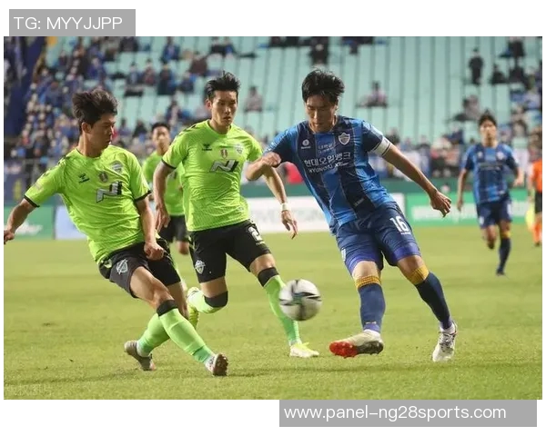 蔚山现代与江原FC激战正酣谁能在这场对决中笑到最后